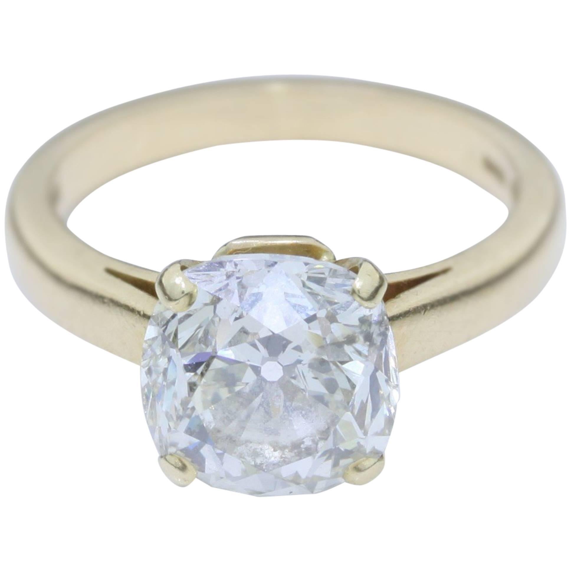 Diamond yellow Gold or Platinum Bespoke Solitaire Ring  'Lumières d'un Diamant'  For Sale
