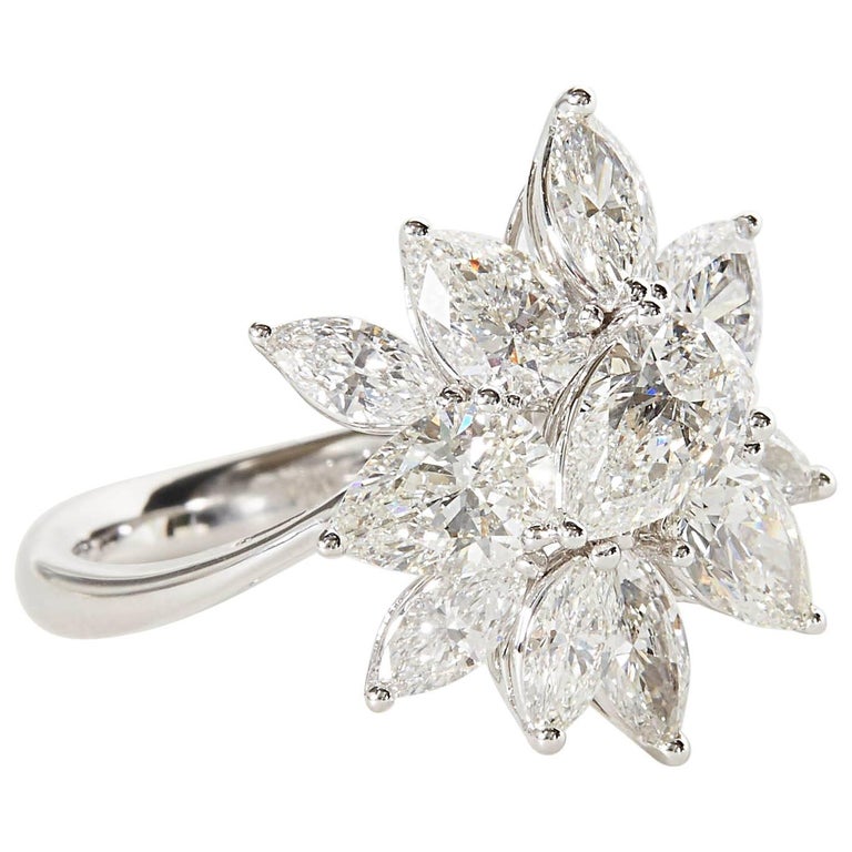 Diamond Cluster Ring For Sale at 1stDibs
