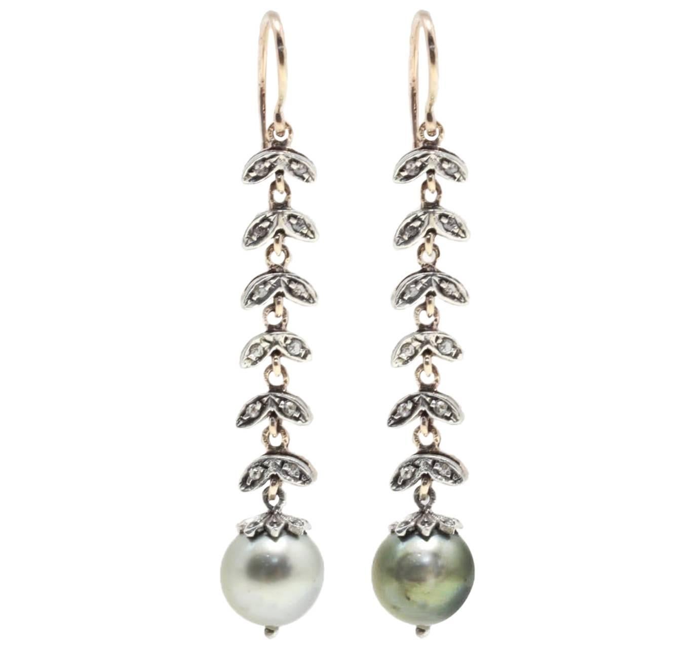 0.44 ct Diamonds, 2.80 g of White Grey Pearls Rose Gold Silver Dangle Earrings