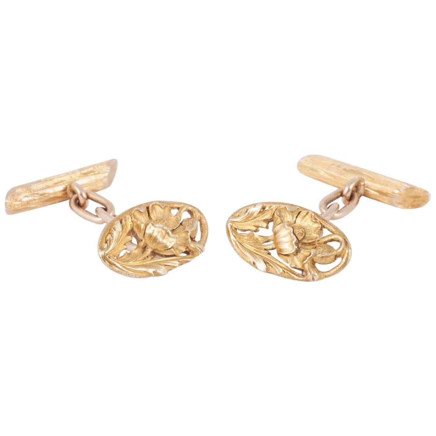 Art Nouveau Cufflinks 18kt Carved Gold Openwork Floral Design, French circa 1900 For Sale