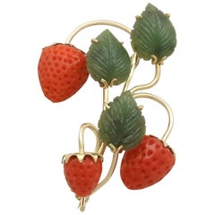 Vintage 1950s Nephrite Jade and Red Coral Yellow Gold 'Strawberry' Brooch