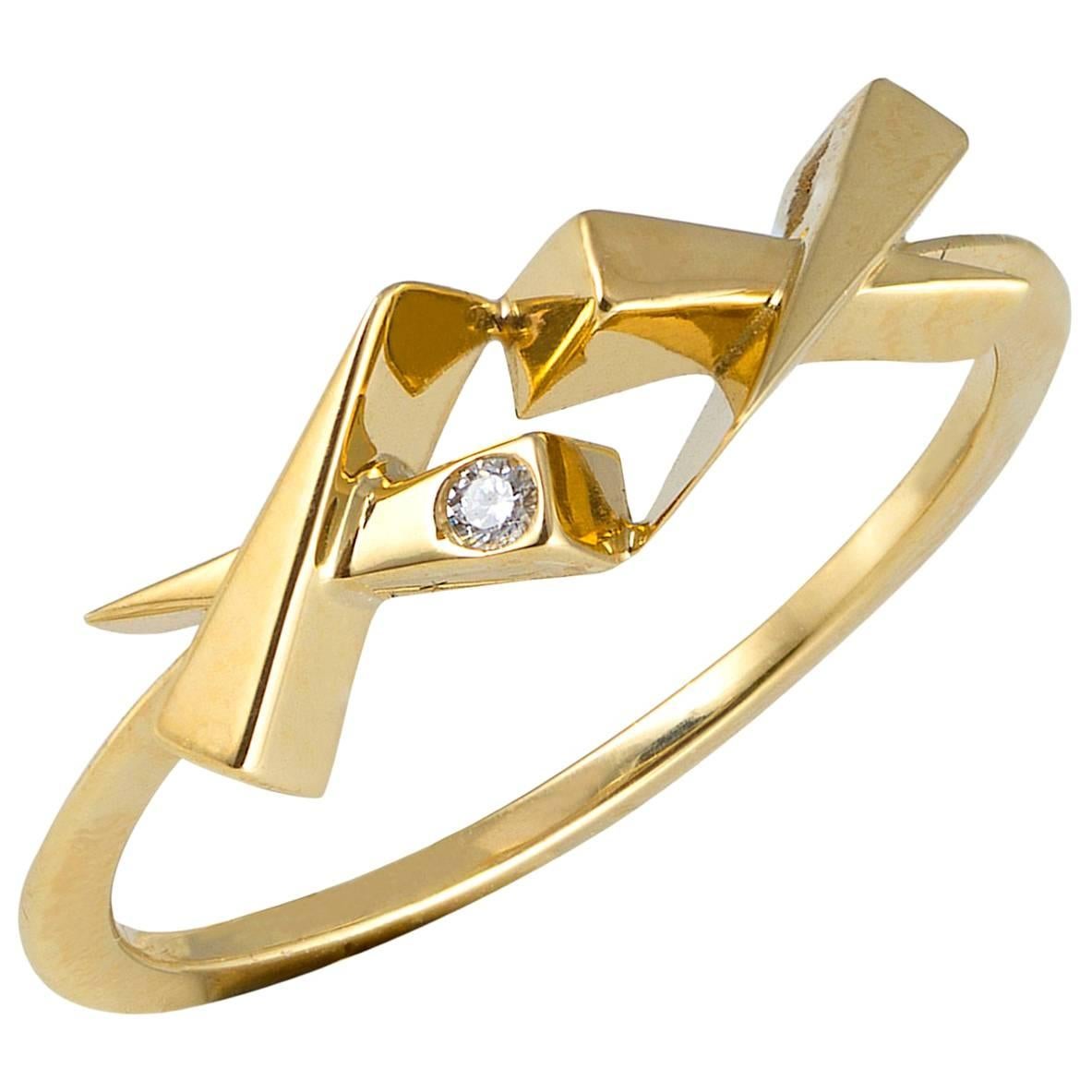 Daou Diamond Ring in 18kt Yellow Gold, Romantic Sentimental Modern Kisses Design For Sale