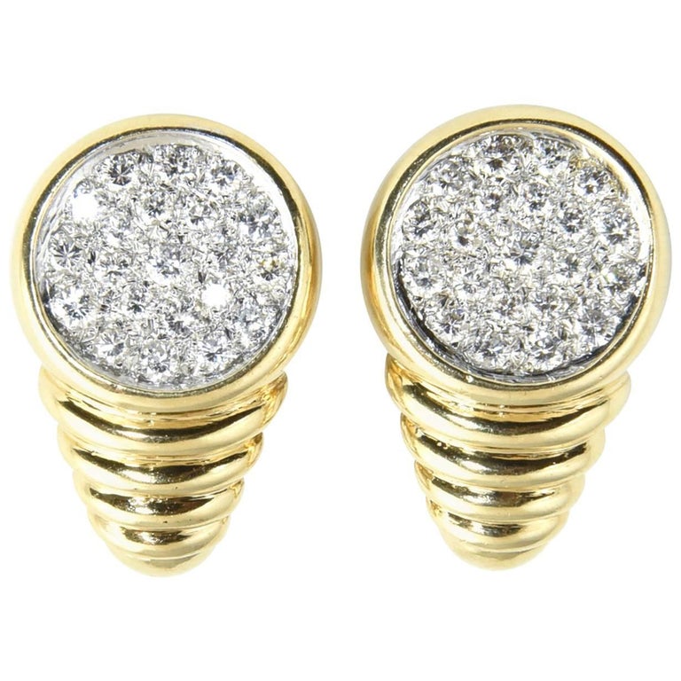 Elegant Ribbed Gold Clip Earrings For Sale at 1stdibs