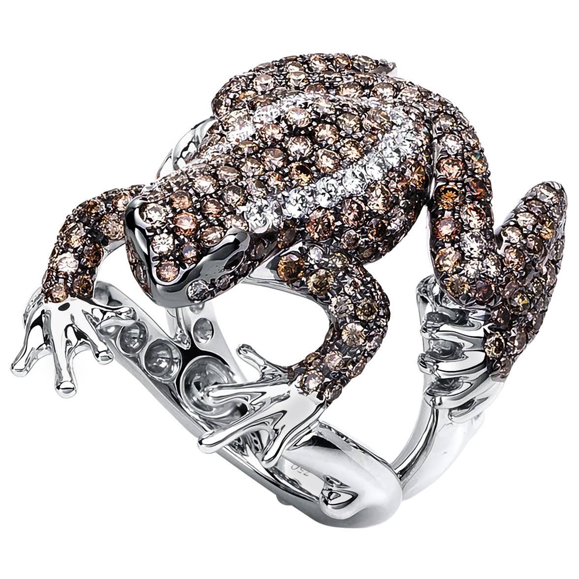 Carlos Udozzo 18 Karat Gold Animal Diamond Ring with 428 Diamonds Frog Ring For Sale