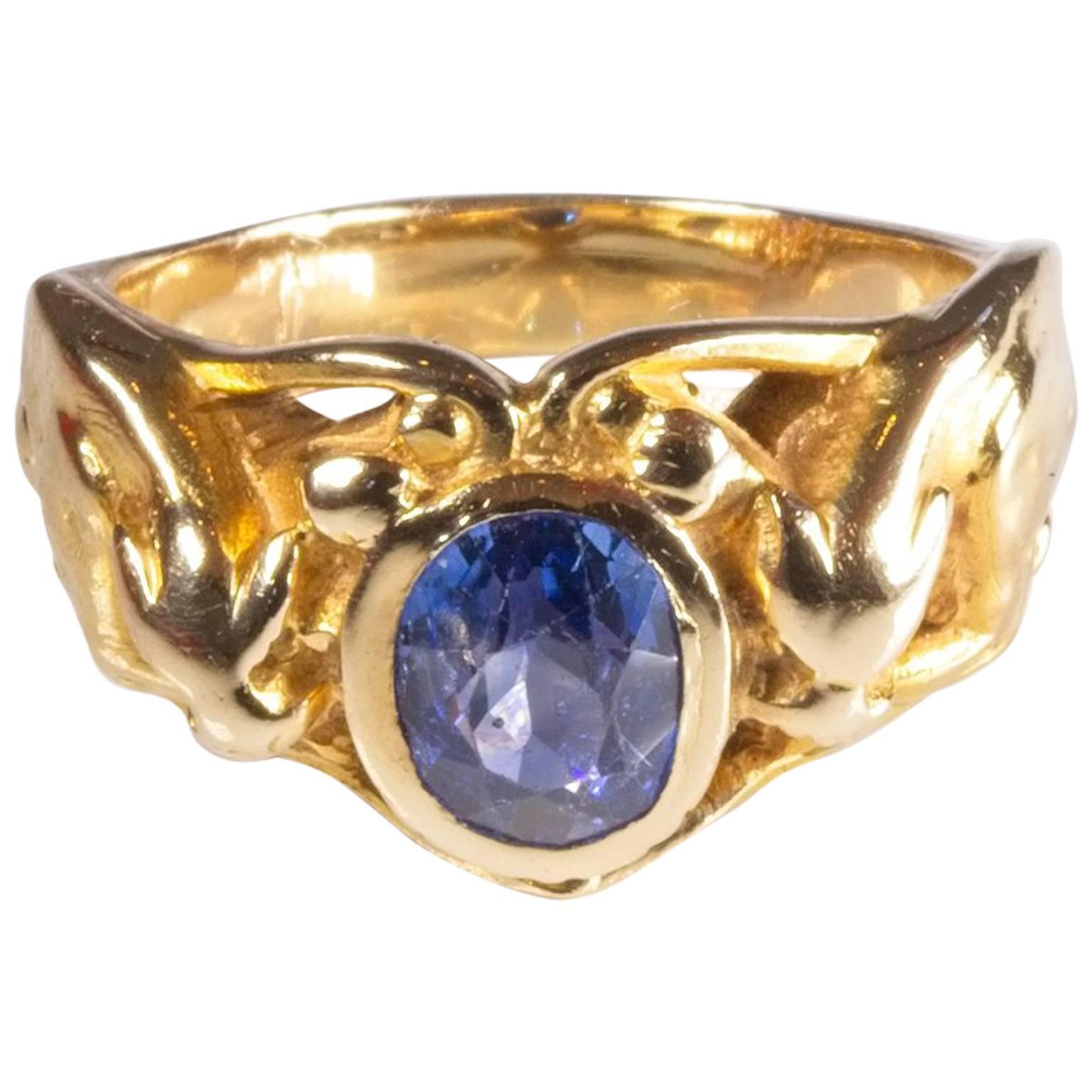 Ceylon Sapphire Carved Panther Ring For Sale