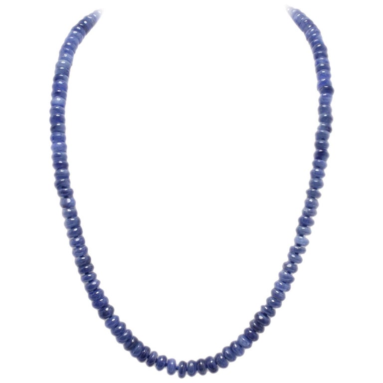 69.90 g Kyanite and Hook Silver Closure Beaded Necklace For Sale at 1stdibs