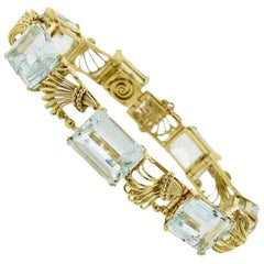 Stunning 1950s Retro 44 Carat Aquamarine Gemstone and 18 Karat Gold Bracelet