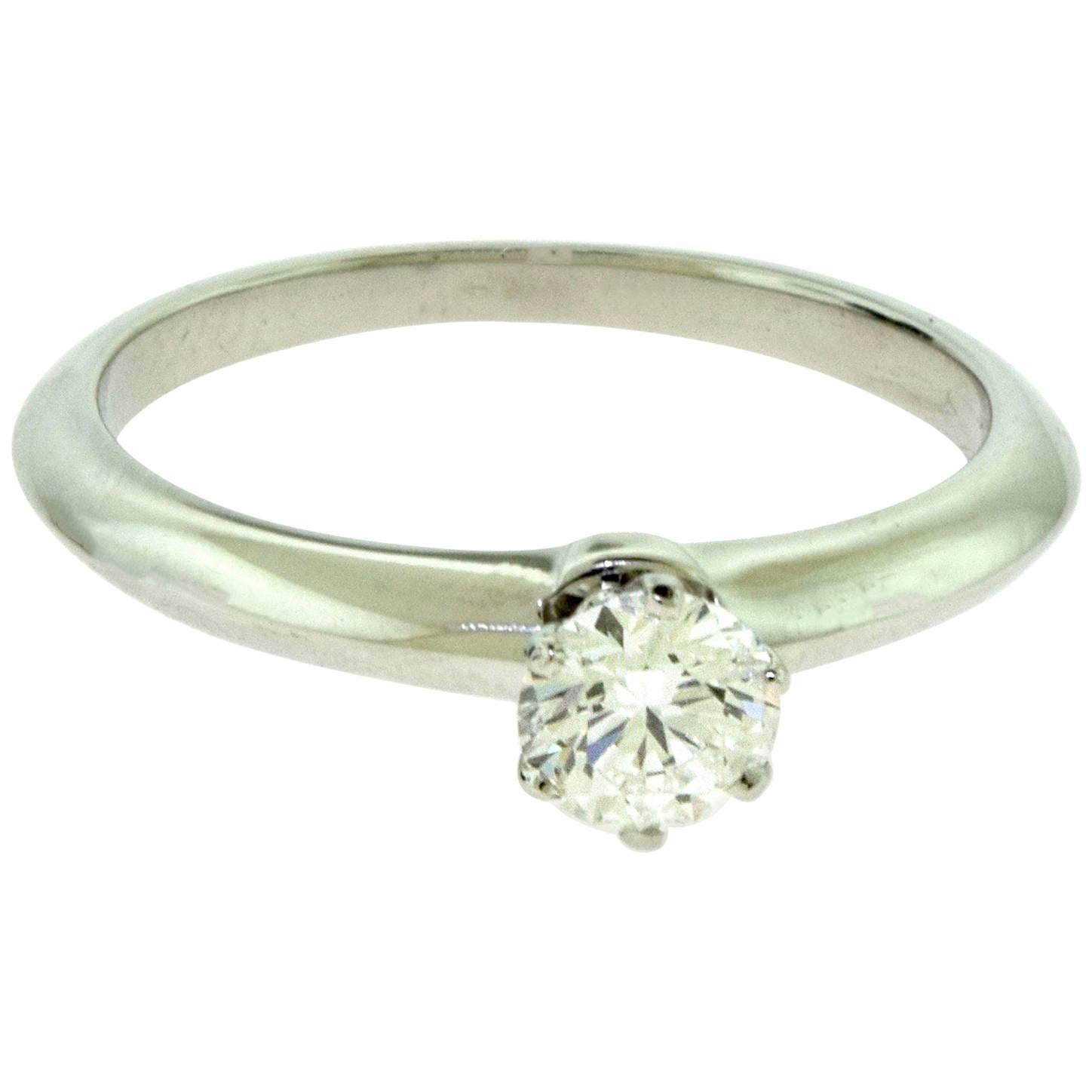 Tiffany & Co. Solitaire Diamond Engagement Ring in Platinum, GIA For Sale