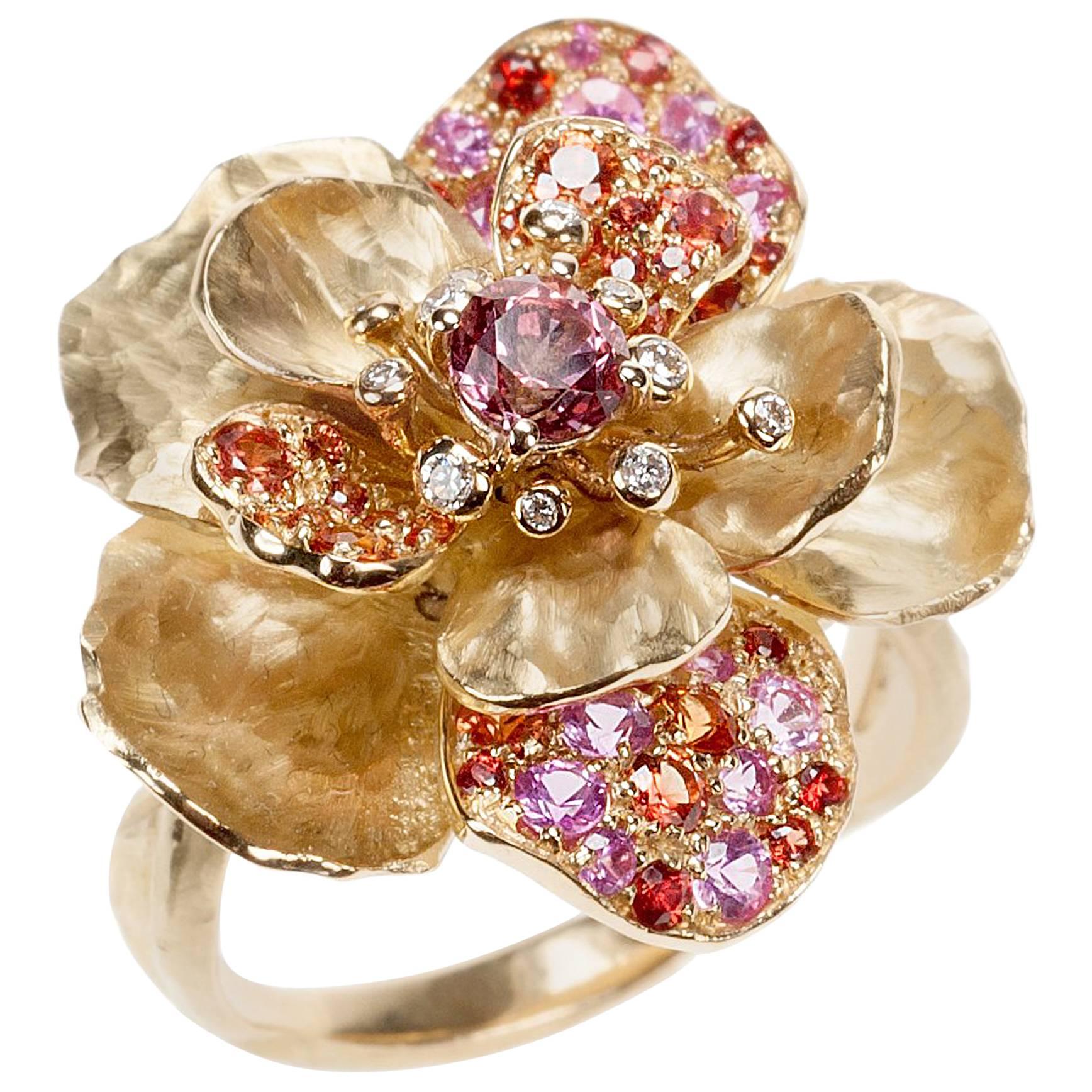 Vendorafa Sapphire and Ruby Flower Ring in 18 Karat Yellow Gold For Sale