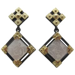 Orecchini a penzoloni in oro giallo 18k e argento con contatore di gioco di madreperla antico