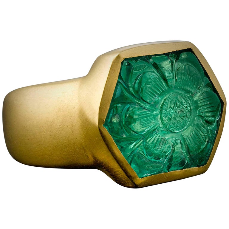 Mughal Emerald Ring at 1stDibs mughal emerald and gold ring