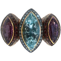 Zorab Kreation, Ring mit Jezebel Marquis Amethyst und blauem Topas