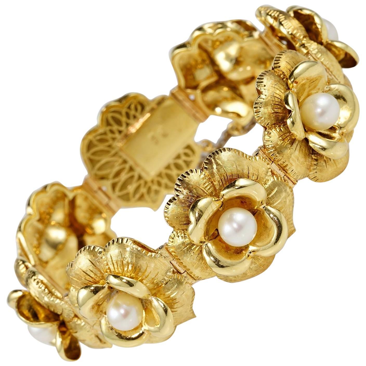 Pearl Flower Design Italian 18 Karat Gold Bracelet For Sale
