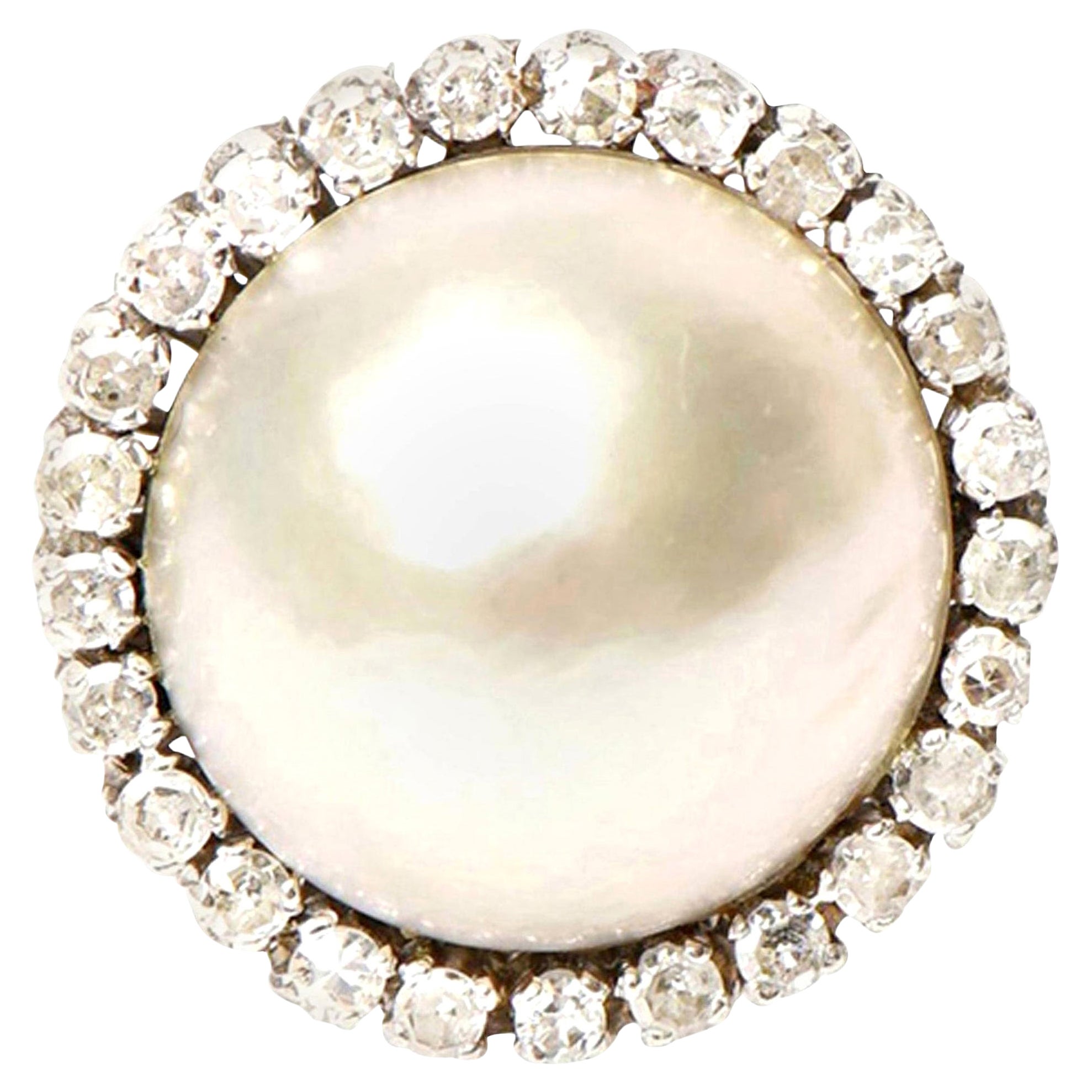 Vintage Mabe Pearl, 14 Karat White Gold and Diamond Dome Cocktail Ring For Sale