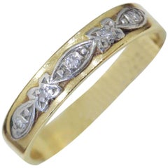 Antique 18 Carat Gold Wedding Band with Raised Scrolling Design, circa 1930