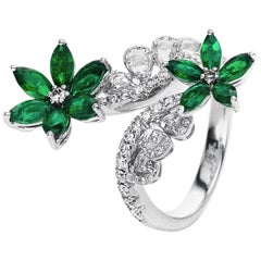 Carlos Udozzo 18 Karat Gold Ladies Green Emerald Diamond Statement Ring