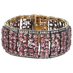 Bonita Pulsera de Turmalina Rosa con Diamantes de Oro Amarillo de 18k