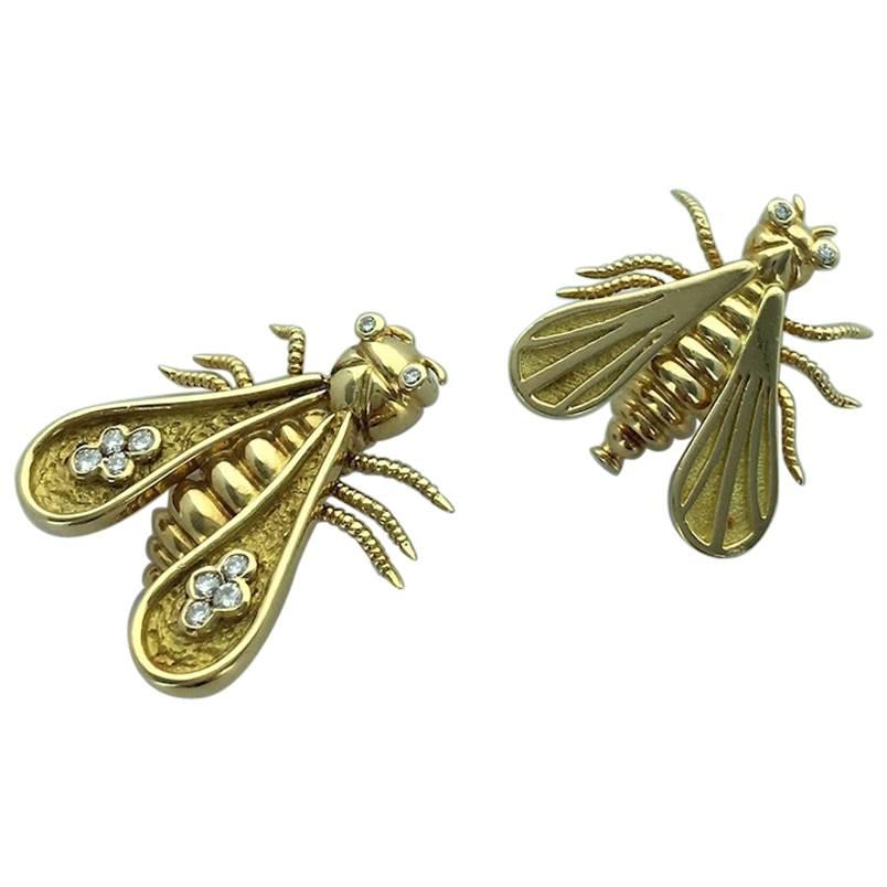 French Pair of Yellow Gold and Diamond Bee Clips Brooch