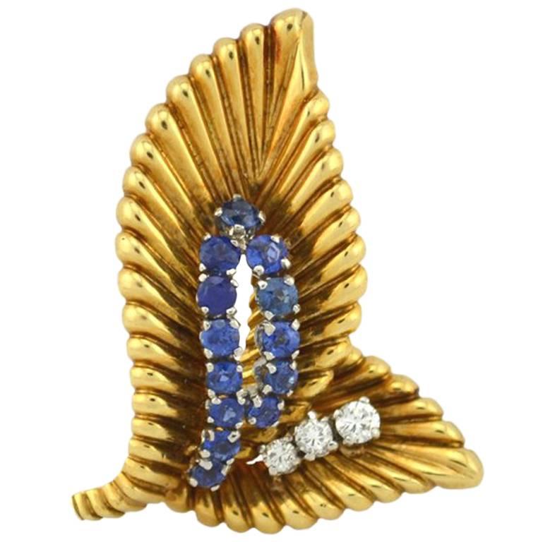 Van Cleef & Arpels 18 Karat Gold Diamond and Sapphire Leaf Clip, circa 1950 For Sale