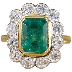 Emerald and Diamond Cluster Ring in 18 Carat Gold