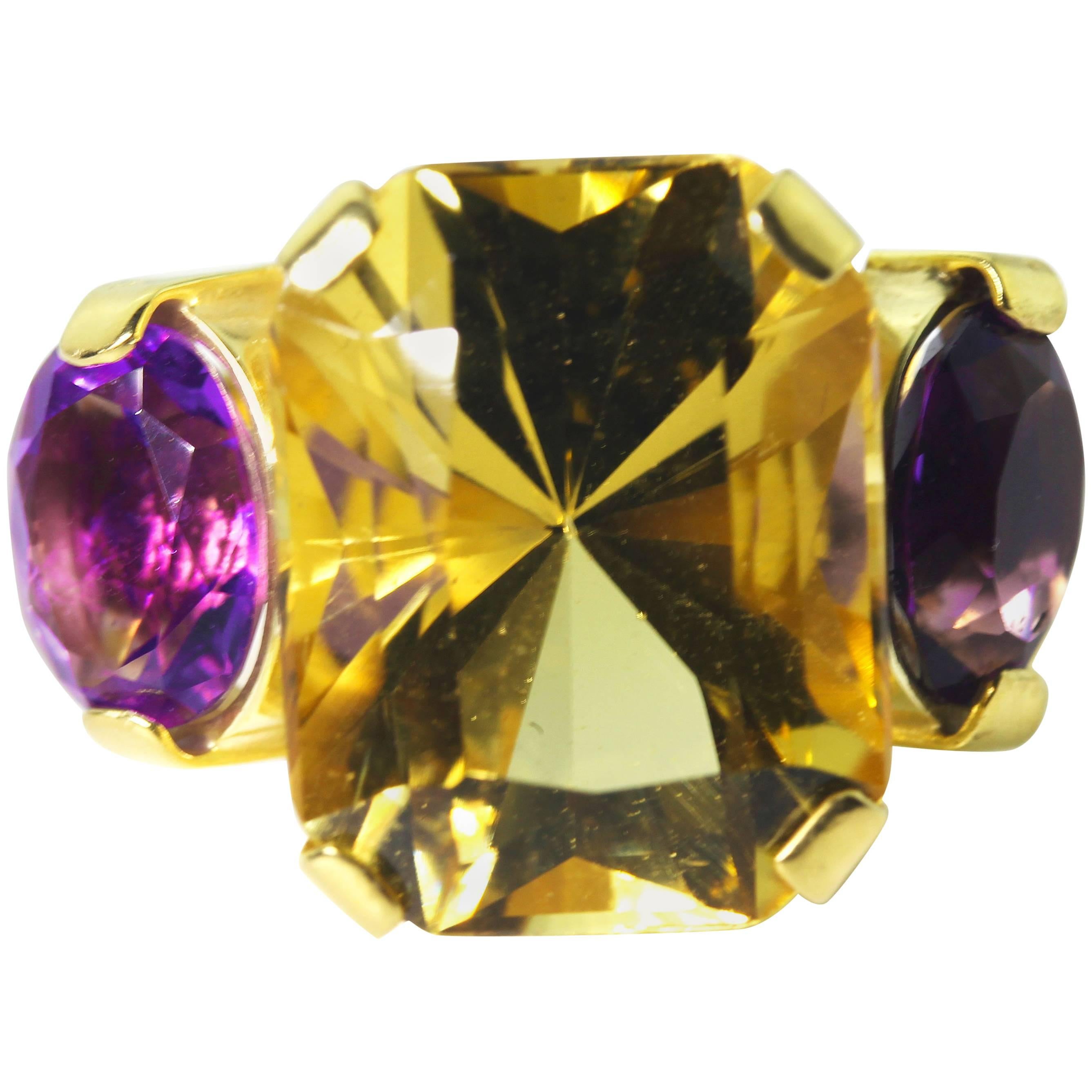 13.5 Carat Brilliant Yellow Heliodor Amethyst 18 kt Gold Cocktail Ring