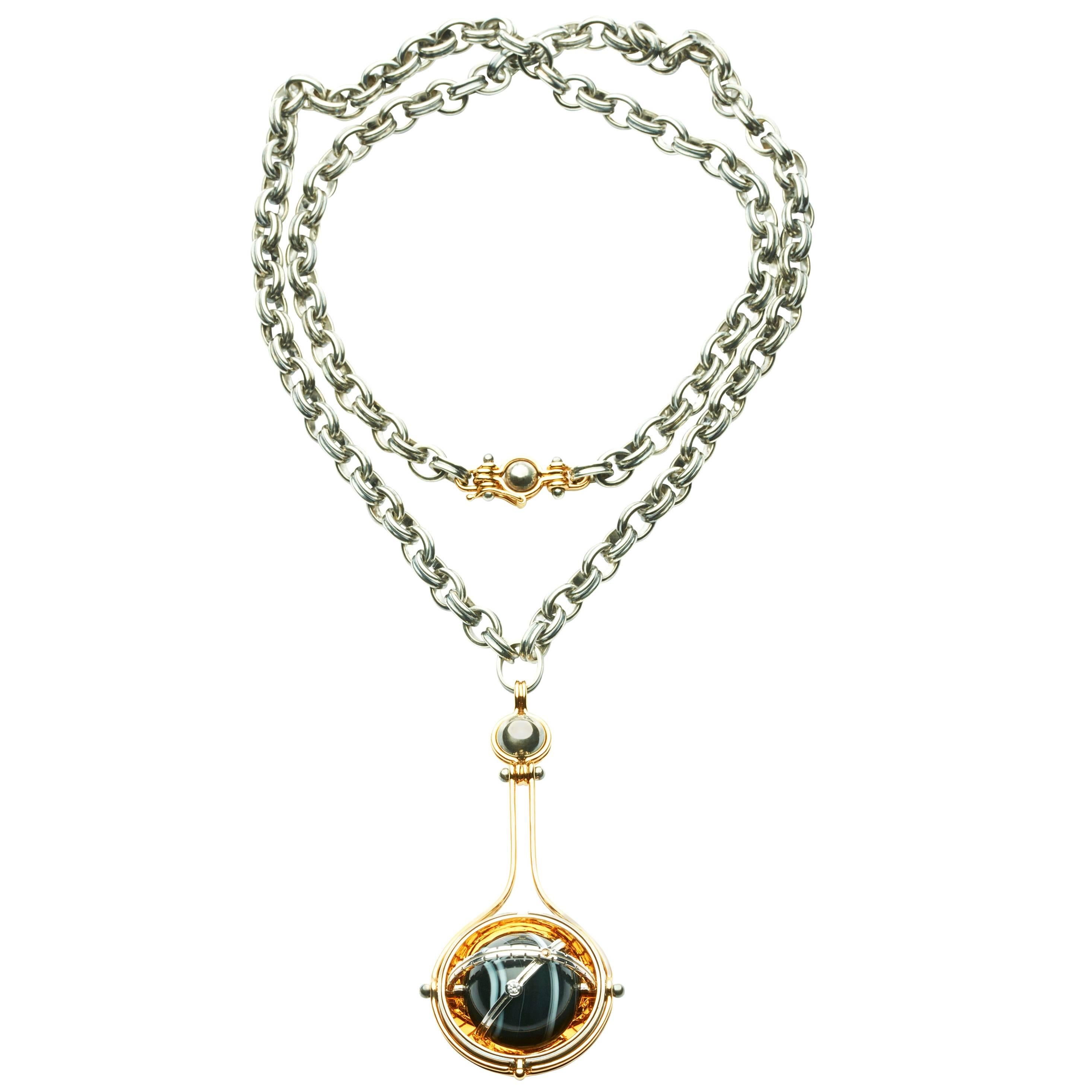 Mecanique Celeste Pendentif Pluton Or, Onyx et Diamant For Sale