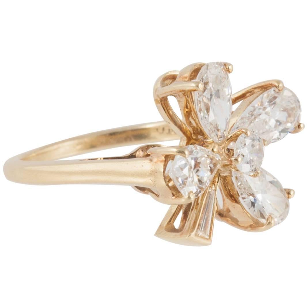 Diamond Clover Leaf Ring Set in 18 Carat Yellow Gold For Sale