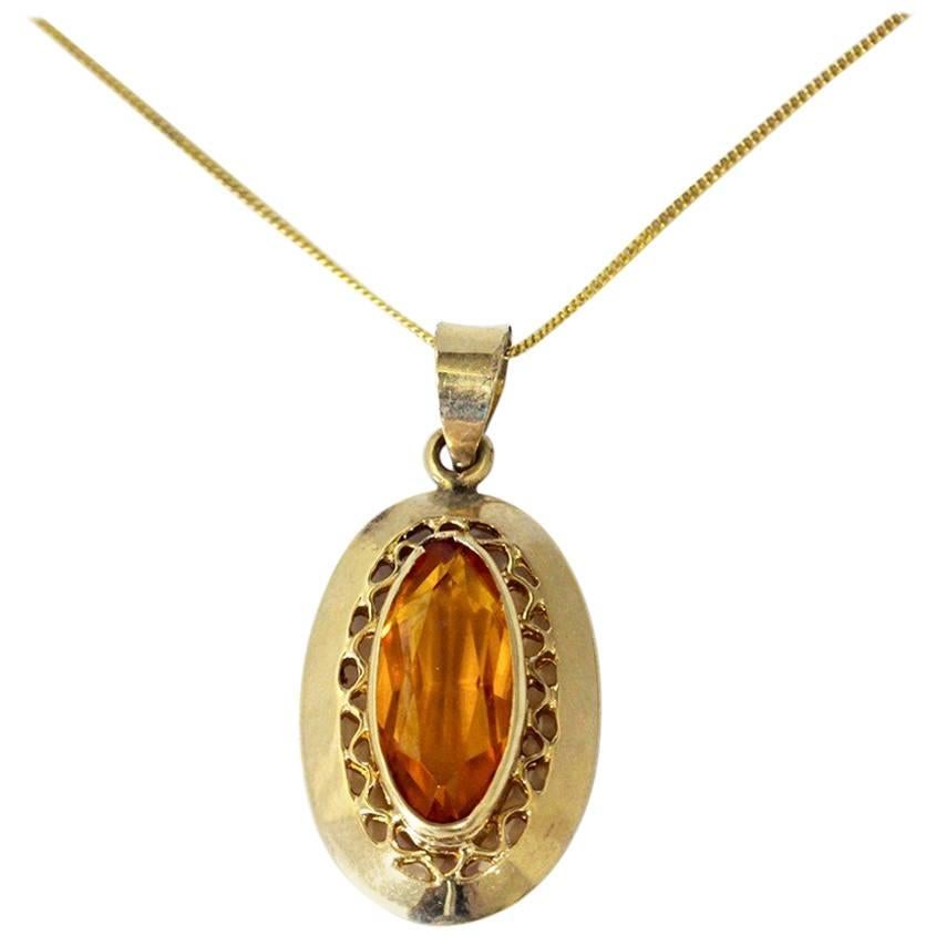 Vintage Oval Cut Citrine in Yellow Gold Pendant Necklace