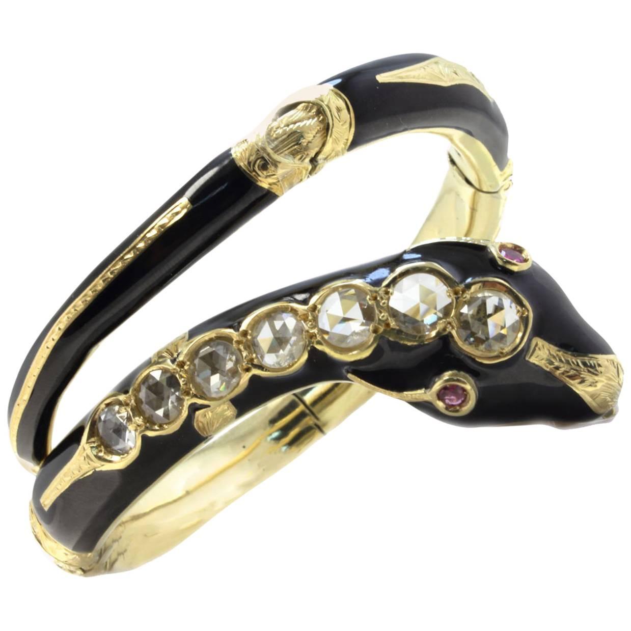 Vieux diamants  Bracelet en or jaune 18 carats et rubis