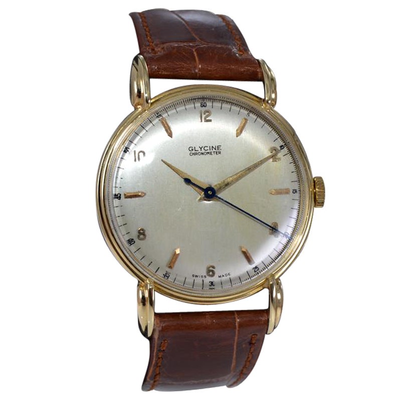 Glycine 18Kt. Solid Yellow Gold Art Deco Classic Round Manual Watch circa 1940's For Sale