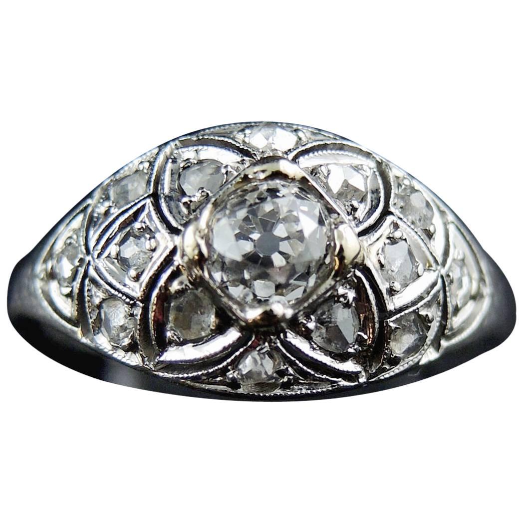 Stunning Art Deco Engagement Ring, French, Platinium and Diamonds, circa 1920