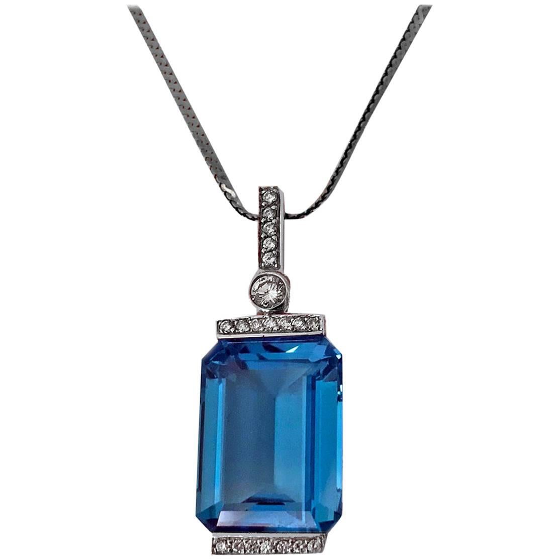 18 Karat Blue Topaz Diamond Pendant Necklace, 20th Century