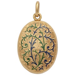 Art Nouveau Style English 18 Karat Locket