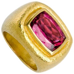 Anello con rubellite certificata da 6,2 carati