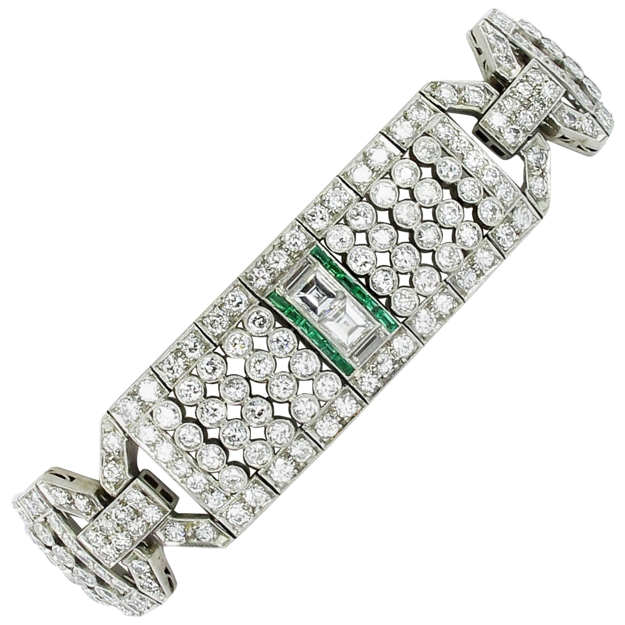 Magnifique bracelet Art déco en platine avec émeraudes et diamants