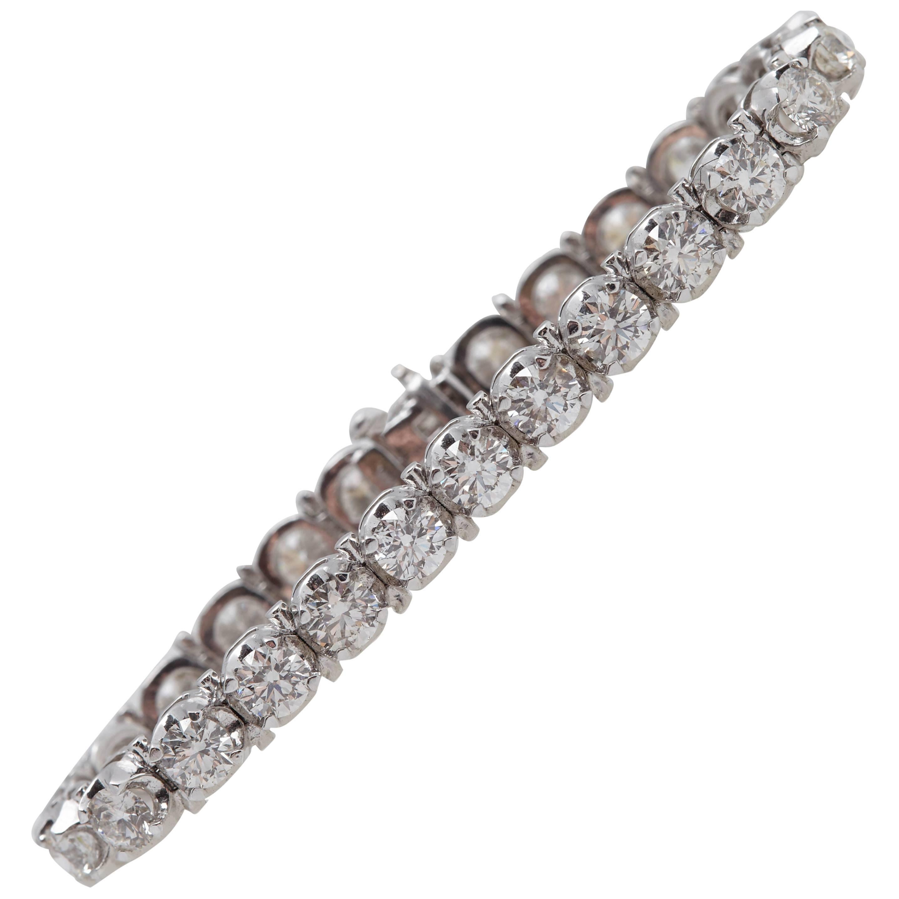 Diamond White Gold Tennis Bracelet 13.26 Carat For Sale