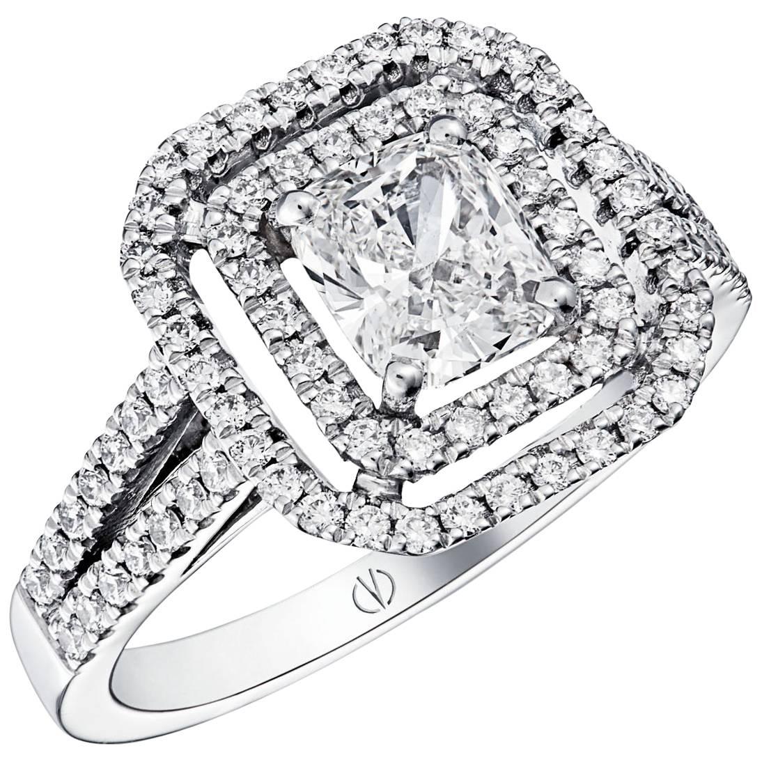 Clarence 0.90 Carat F VS2 Diamond Ring For Sale
