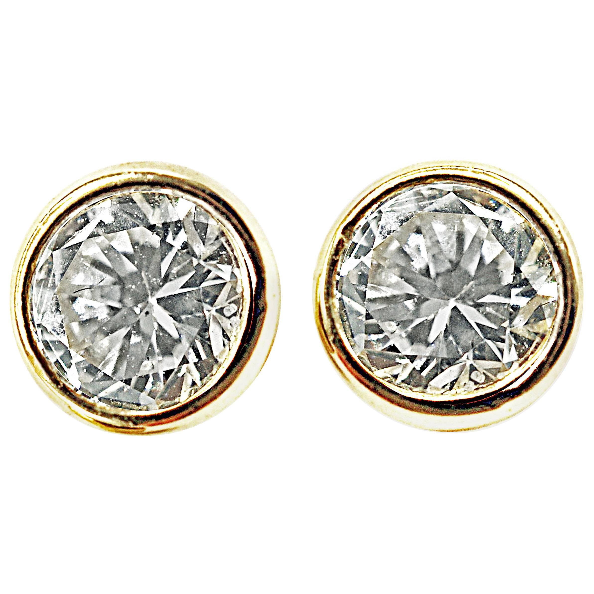 Bright Sparkly White Diamond 0.98 Carat Gold Stud Earrings
