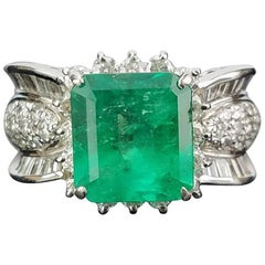 Colombian Emerald and Diamond Cocktail Ring