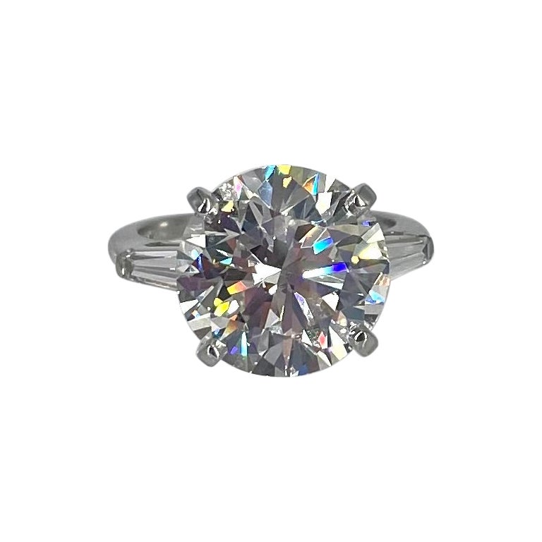 J. Birnbach  GIA H VVS2 7,33 Karat runder Diamantring mit kleinen spitz zulaufenden Baguettes im Angebot