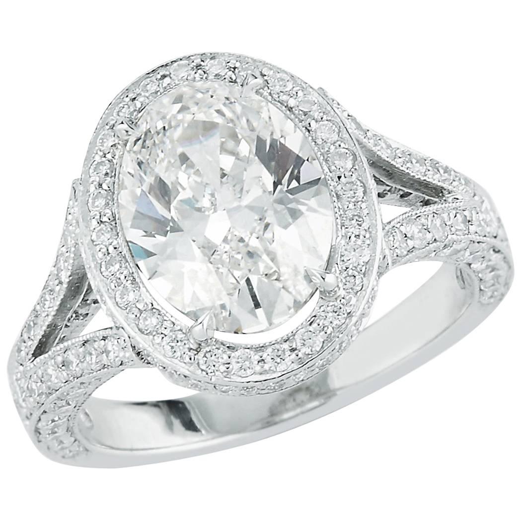 2.60 carat Oval-Cut Diamond Ring For Sale