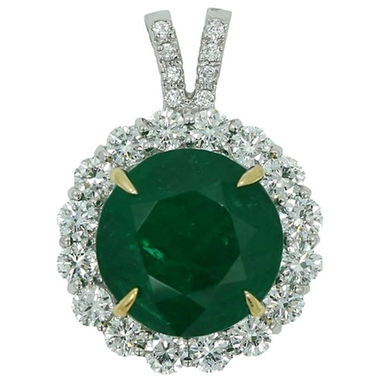 10.67 Carat Round Emerald and Diamond White Gold Pendant For Sale