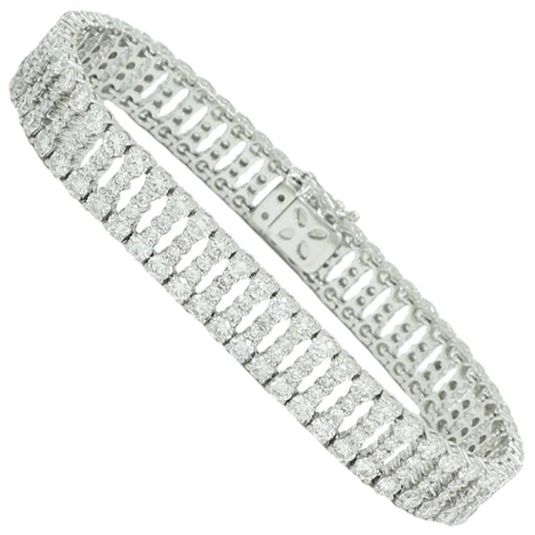 14.75 Carat Diamond and White Gold Bracelet For Sale