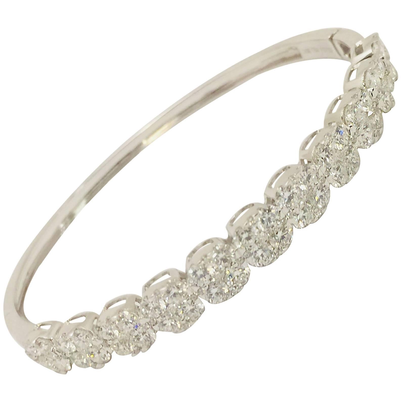18 Karat White Gold and Diamond Bangle Bling-Bling Bracelet For Sale