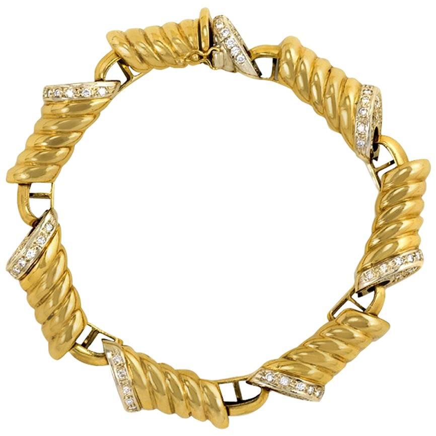 1970s Italian Gold and Diamond Ribbed Oblong Link Bracelet