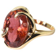13.82 Carat Peachy Red Tourmaline Gold Cocktail Ring 13.82 Carat Peachy Red Tourmaline Gold Cocktail Ring