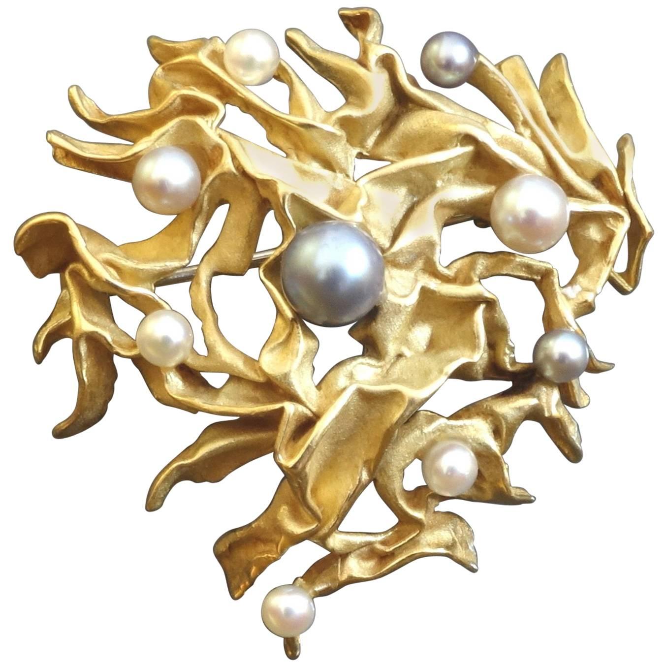 1970s Modernist Organic Free-Form Pearl Gold Brooch Pendant For Sale
