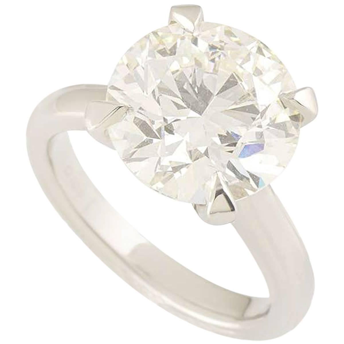 Bague de fiançailles en diamant taille brillant rond de 5,46 carats certifié GIA en vente