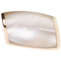 Vhernier 18 Karat Gold "Plateau" Ring with Mother-of-Pearl and Crystal Quartz