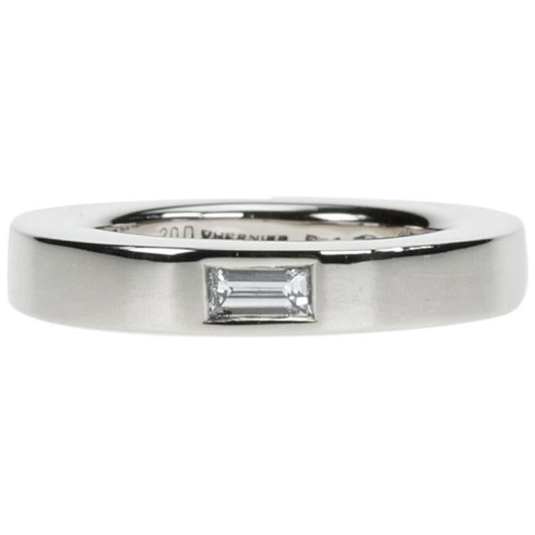 Chic Vhernier 18 Karat White Gold "Rewind One" Ring with Baguette Diamond For Sale